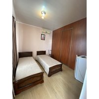 Четырехместный номер с раздельными зонами (дверь-купе) на 2-ом этаже